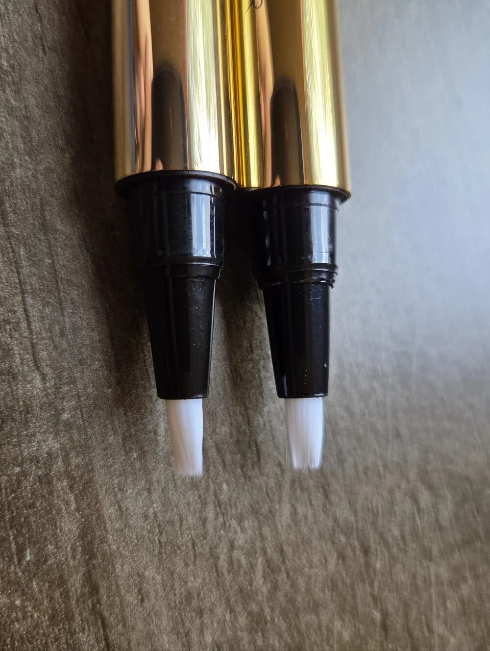 Beautycounter Touchup Concealer Pen Medium Dark Fonce 2.5 ML Set of 2